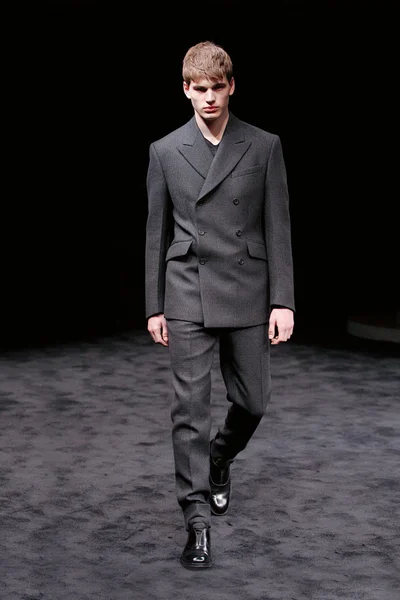 Look 4